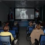 В штабе общественной поддержки «Единой России» состоялся праздничный кинопоказ в честь Дня Победы