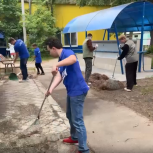 Молодогвардейцы и молодежка «Народного фронта» помогли «Дружбе»