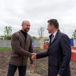 Роман Романенко взял на контроль благоустройство зоны отдыха у Черневского пруда в Южном Бутове