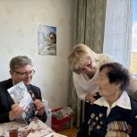 Андрей Исаев поздравил ветерана Великой Отечественной войны Марию Егоровну Фролову с Днём Победы