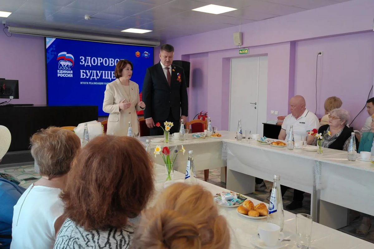 Лариса Тарасова встретилась с ветеранами здравоохранения Чебоксарского округа