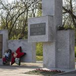 «Единая Россия» организовала субботник на мемориальном комплексе Шиловский плацдарм