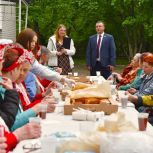Песни, гармонь и кулинарные изыски: в Нижегородской области отметили Международный день соседей