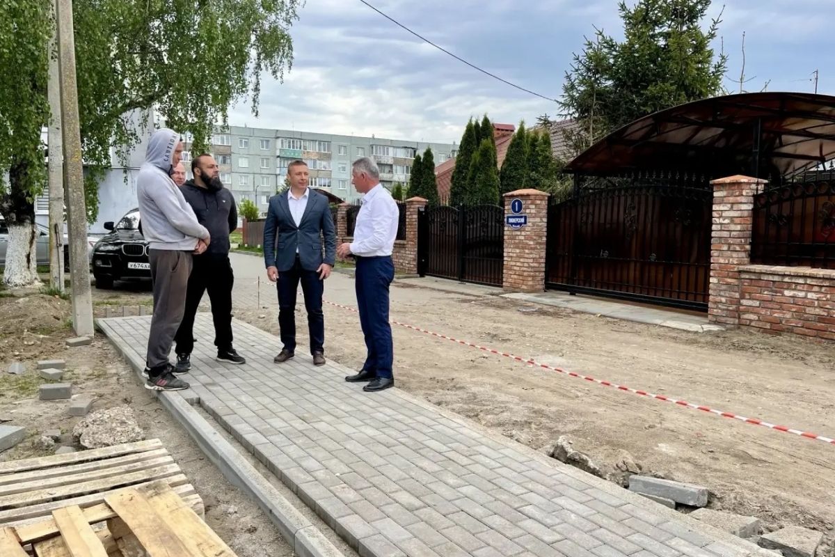 По проекту «Городская среда» в Светлом продолжаются работы по благоустройству общественных пространств