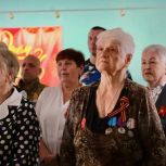 «Зори Вычегодские» подарили песни о войне