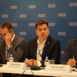 Илья Леонтьев представил томский опыт экологического развития на окружном форуме «Есть результат!» в Омске