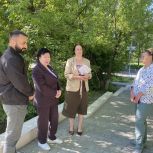 В Кыштыме продолжается ремонт центральной лестницы, ведущей к Дому детского творчества