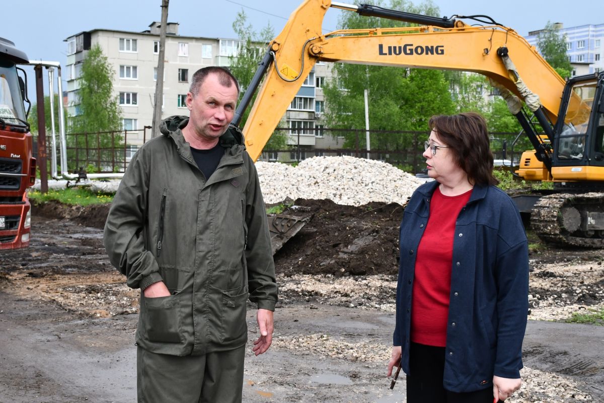 Евгения Рубцова проинспектировала капремонт школы и благоустройство пешеходной зоны в Сасовском округе