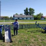 Единороссы Сладковского округа наводят чистоту