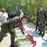 Партийцы Тракторозаводского района почтили память учителей, ушедших на фронт
