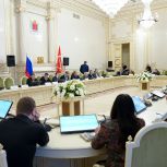 Петербургские депутаты предлагают предоставить право использовать средства маткапитала на оплату услуг частных врачей