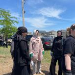 «Женское движение Единой России» поддержало субботник у строящейся мечети памяти погибших участников СВО в Махачкале