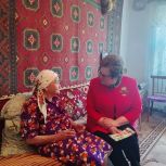 Депутаты-единороссы поздравили тружениц тыла и ветеранов с Днём Победы