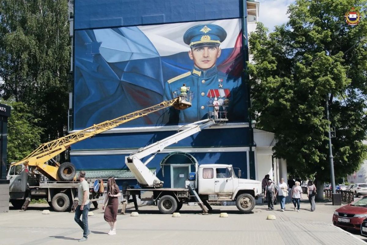 В Саранске появился мурал в честь Героя России Григория Слугина