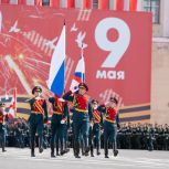 На Дворцовой площади состоялся военный парад, посвящённый 81-й годовщине Великой Победы