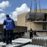 Более 20 тонн стройматериалов доставлено Северо-Осетинским региональным отделением «Единой России» в Дагестан для восстановления жилья после паводка