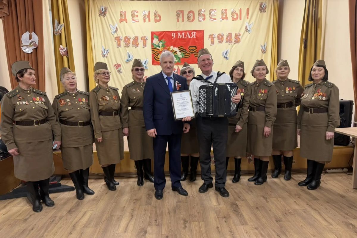 «Единая Россия» провела в Воронежском областном геронтологическом центре акцию «Песни Победы»
