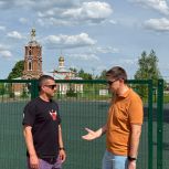 Андрей Шалунов проинспектировал ход строительства спортплощадки в селе Вослебово Скопинского округа