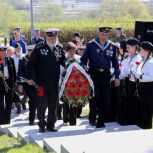 Единороссы почтили память моряков-подводников