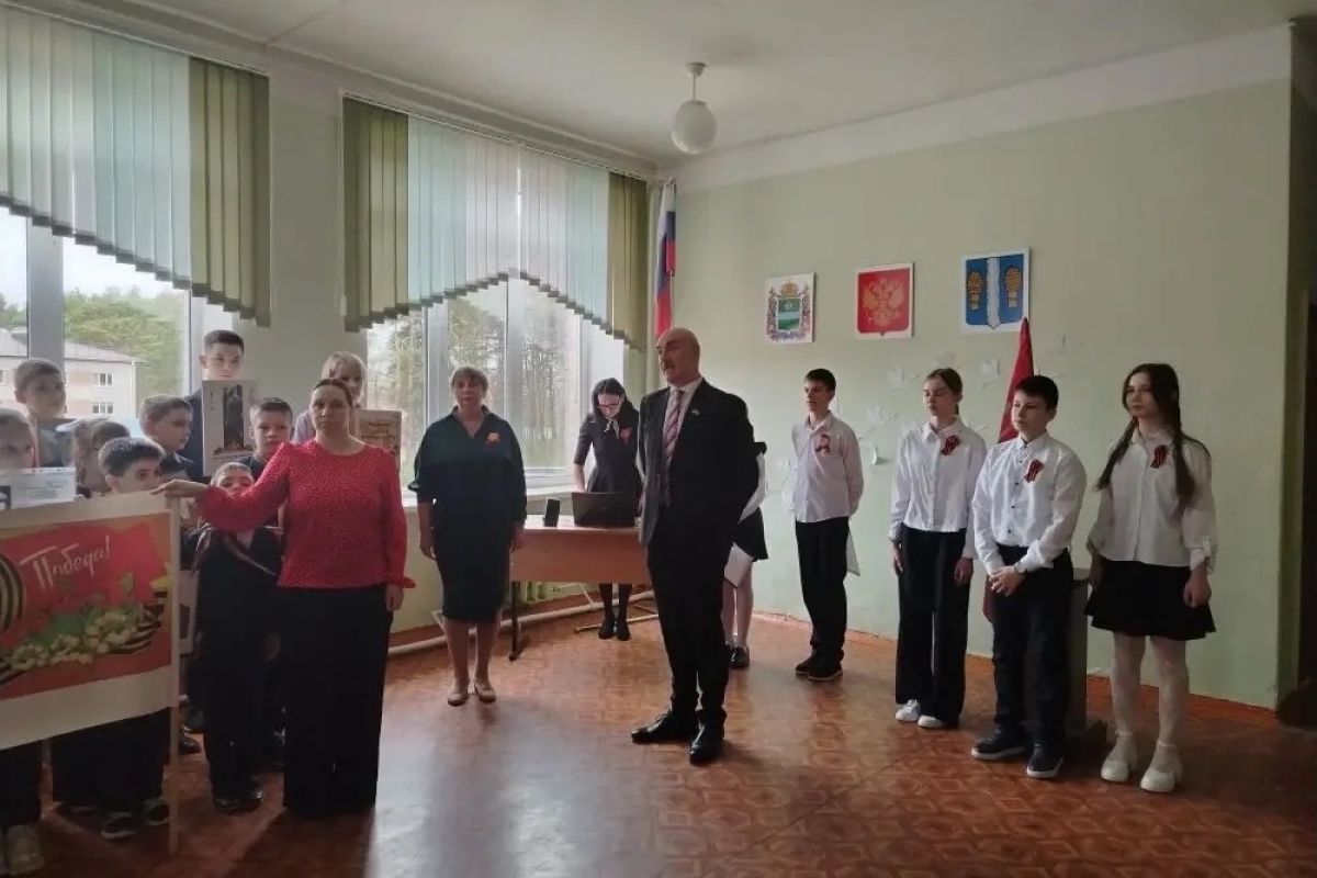 Владимир Мазуров принял участие в патриотической акции «Знамя Победы»