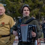 В столице Поморья на площади Мира продолжаются торжества, посвященные Дню Победы