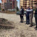 Парки и скверы, школы и поликлиники: активисты «Единой России» оценили ход благоустройства соцобъектов по всей стране