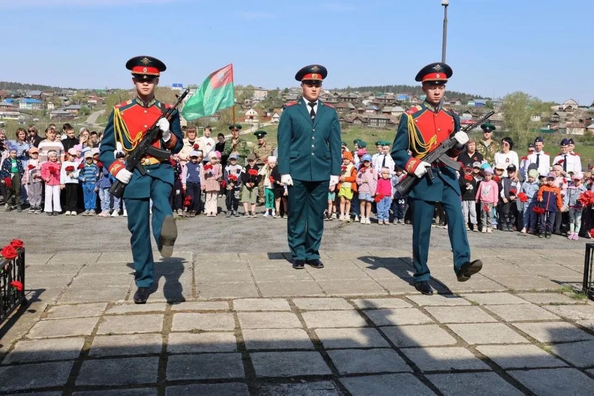 Партийцы приняли «Вахту памяти» в Нязепетровске