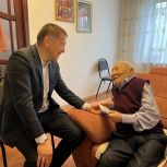 Депутаты Элистинского городского Собрания продолжают поздравлять ветеранов с наступающим Днём Победы