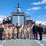 На Камчатке «Единая Россия» организовали для юнармейцев экскурсию на военный корабль