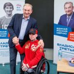 Депутат Госдумы Владислав Третьяк и паралимпийский чемпион Иван Голубков встретились со студентами РГУ социальных технологий
