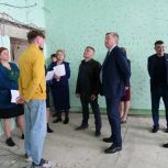 «Единая Россия» проконтролировала ход капитального ремонта школ Новомалыклинского района
