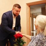 Евгений Лобов поздравил с Днем Победы ветерана Надежду Александровну Есину