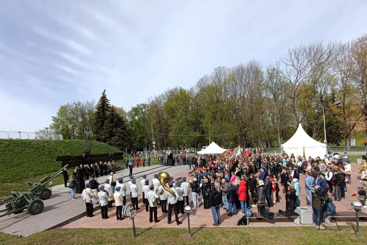 Митинг в честь Великой Победы прошел в Великом Новгороде