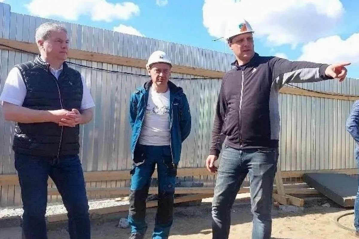 У Дворца спорта в Архангельске продолжается строительство нового фонтанного комплекса