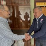Ваге Петросян поздравил с Днем Победы жителя блокадного Ленинграда Виктора Крикуненко