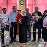 При поддержке «Единой России» воспитанникам Дома ребёнка в Буйнакске передали помощь