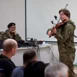«Единая Россия» устроила концерт для участников СВО в городской больнице Казани