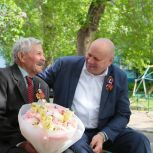 Сергей Шелест встретился с «ветераном, поэтом и просто отличным человеком» Александром Золотовым