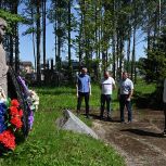 Памятник воинам у трассы в Каменке отреставрируют при поддержке «Единой России»