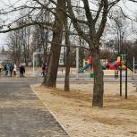 В Комаричах участниками субботника стали более 100 человек