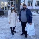 Депутат Владимир Терешков купил маски и перчатки врачам Красноуфимского избирательного окурга