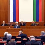 Парламент провел публичные слушания по проекту закона «О республиканском бюджете Республики Дагестан на 2021 год и на плановый период 2022 и 2023 годов»