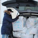 Надымские волонтеры доставили школьникам города продуктовые наборы