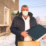 Дмитрий Скриванов передал компьютер в ковидное отделение Суксунской ЦРБ
