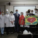 «Спасибо врачам»: персоналу Костромской окружной больницы передали наборы свежих овощей