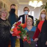 Поздравление старейшего члена партии