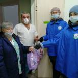 В Благовещенске волонтеры оказали продуктовую помощь юному пациенту ковид-госпиталя