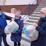 Волонтеры помогут в доставке продуктовых наборов ямальским школьникам