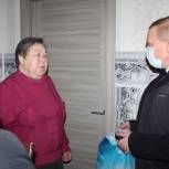Депутаты Горсобрания Виктор Горбунов и Владимир Карпов оказали помощь пожилым чебоксарцам