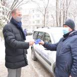 Антисептики и маски передали медикам Куйбышевского района Самары